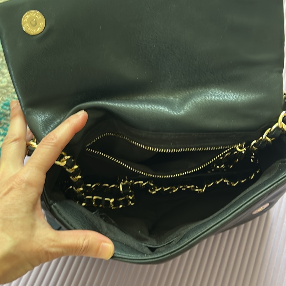 Forever 21 quilted  black and gold purse - Picture 14 of 14